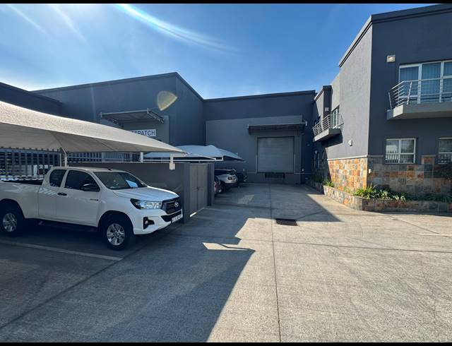 1,551M² WAREHOUSE TO LET IN SPARTAN